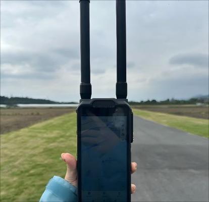 Sistema Antidrone Portátil/Manual Detectando 10 drones simultaneamente em um raio de 3 km Bandas de Frequência de Comunicação Essenciais